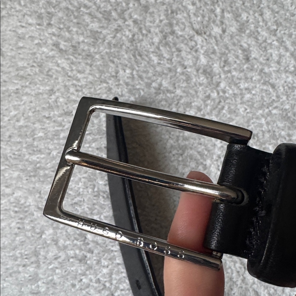Hugo Boss Made In Italy Black Leather Belt 95-36 - Picture 5 of 7